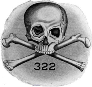 Emblème de la société Skull and Bones. Crâne, fémurs croisés et le chiffre 322
