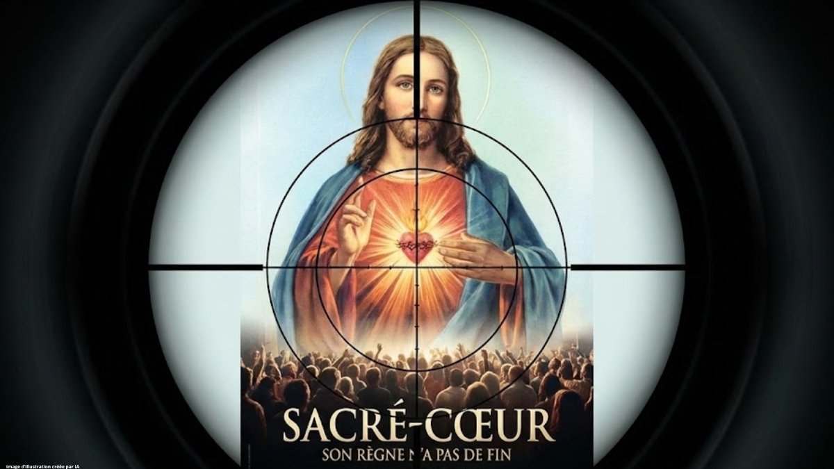Affiche du film documentaire "SACRÉ-CŒUR" montrant Jésus bénissant une foule, vue à travers le réticule d'une lunette de visée, symbolisant que le film est pris pour cible.