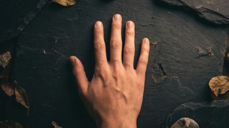 Votre main cache un secret : ce que la longueur de l&rsquo;index révèle sur votre destinée spirituelle (et c&rsquo;est troublant)