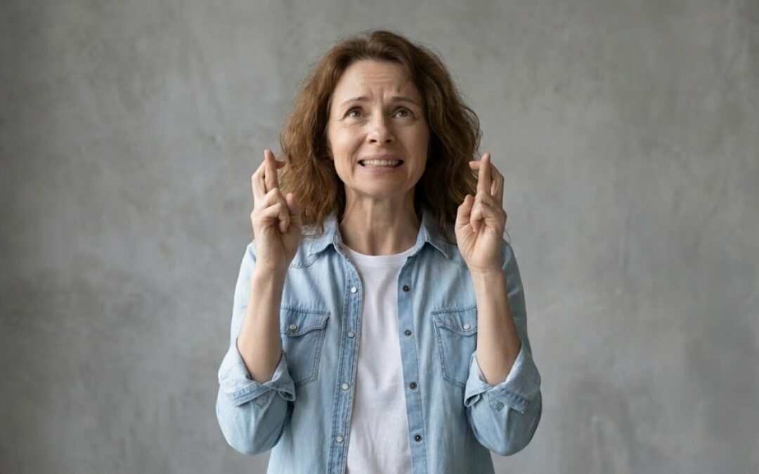 Pourquoi croiser les doigts ? L&rsquo;origine sanglante d&rsquo;un geste anodin