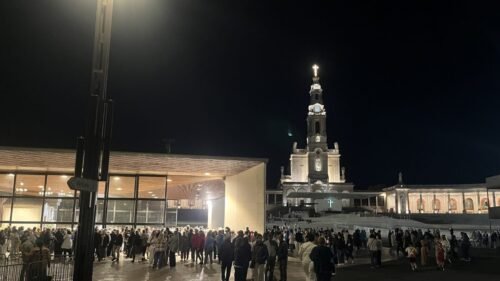 Aller à Fatima : guide complet du sanctuaire, des apparitions et du pèlerinage portugais