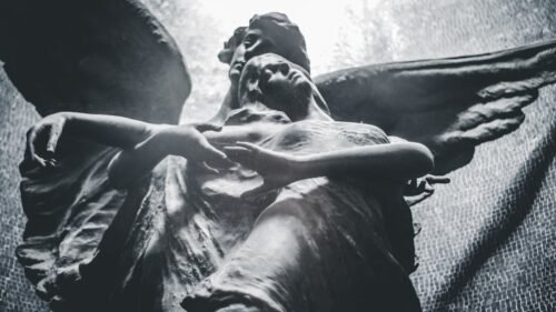 Combien d'anges et de démons existent-ils vraiment ?