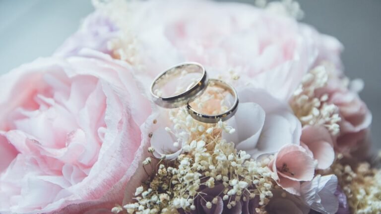 Prière pour bénir une alliance de mariage : le guide complet selon la tradition catholique